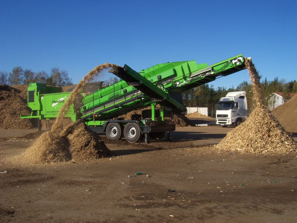 Neuenhauser Umwelttechnik - Super Screener 2F Sternsieb Aufbereitung von Basaltgestein
