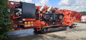 Morbark 6400XT horizontal grinder for sale